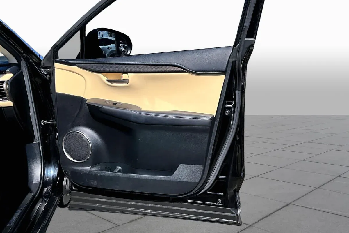 2017 Lexus NX Turbo thumbnail 27