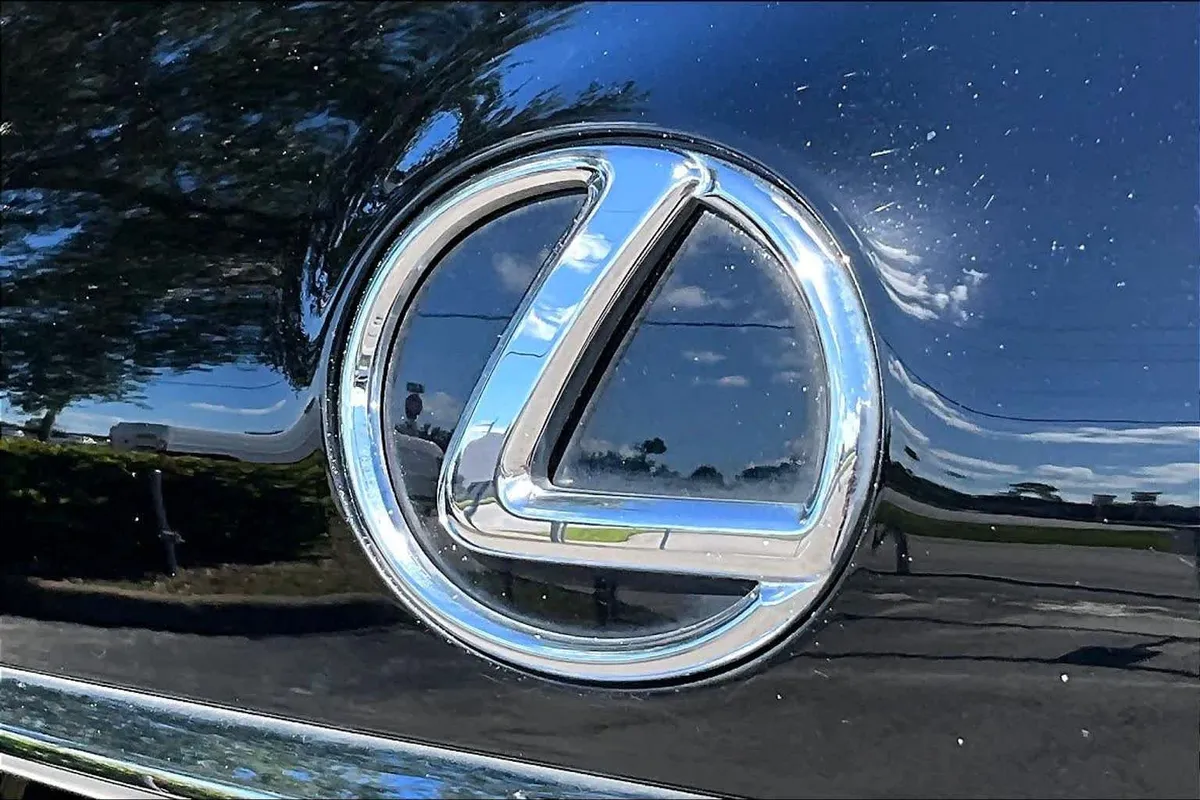 2017 Lexus NX Turbo thumbnail 31