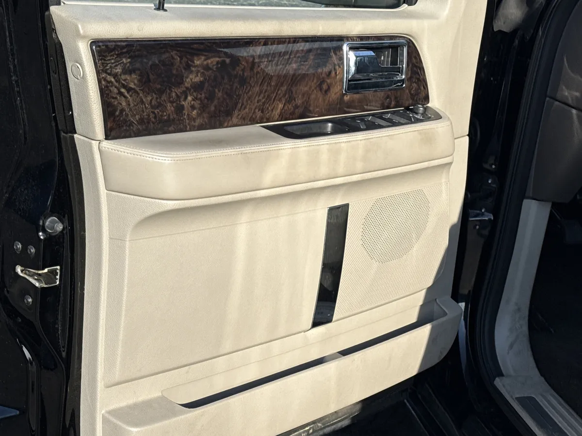 2017 Lincoln Navigator Select thumbnail 13