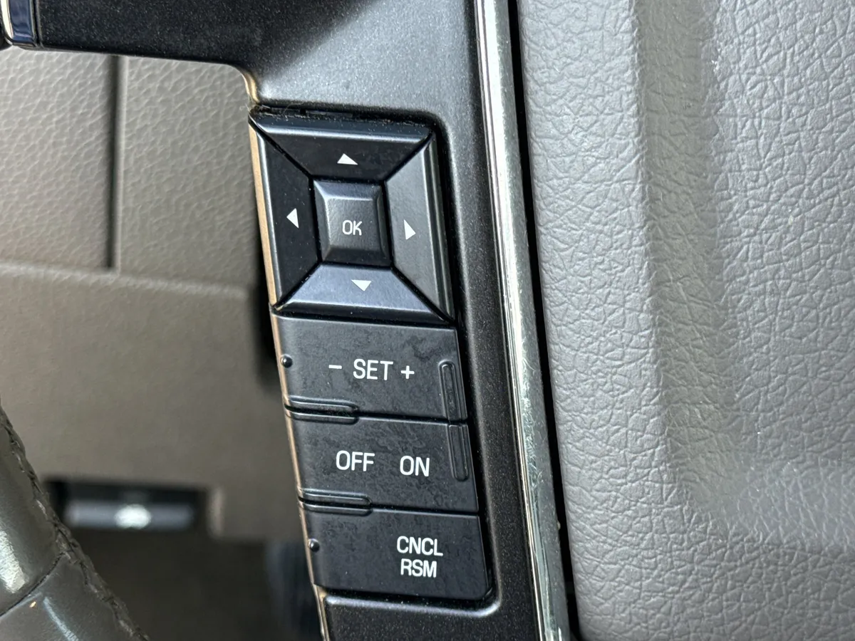 2017 Lincoln Navigator Select thumbnail 21