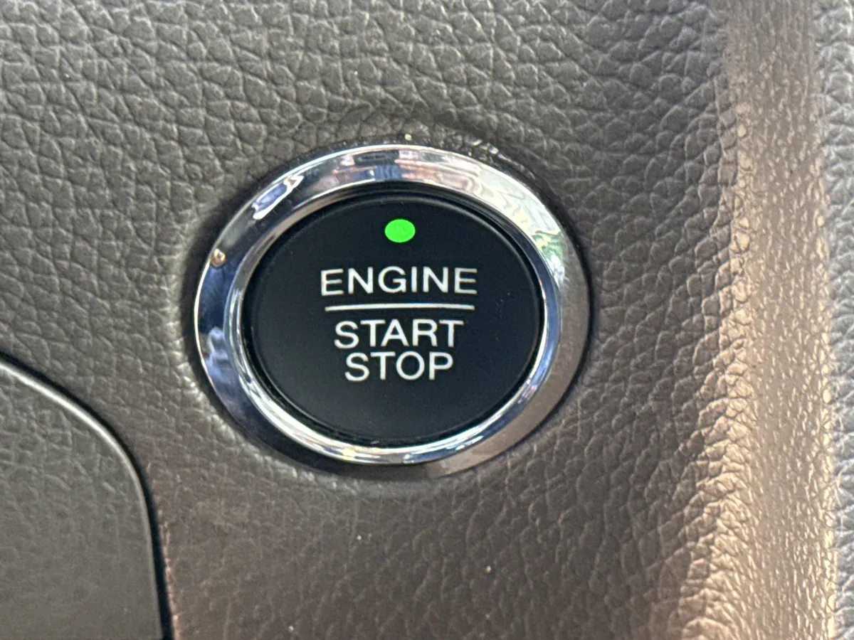 2017 Lincoln Navigator Select thumbnail 24