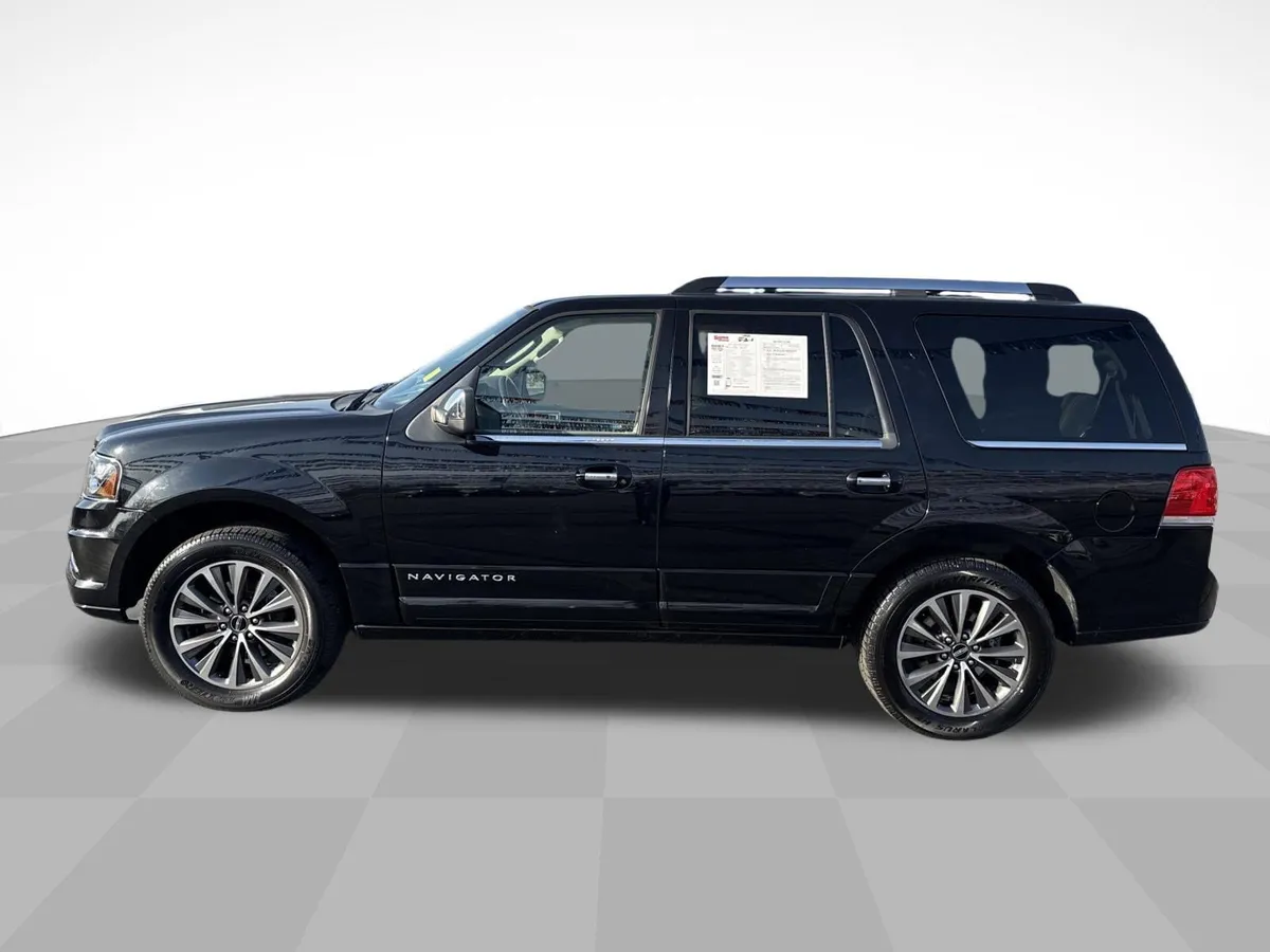 2017 Lincoln Navigator Select thumbnail 4