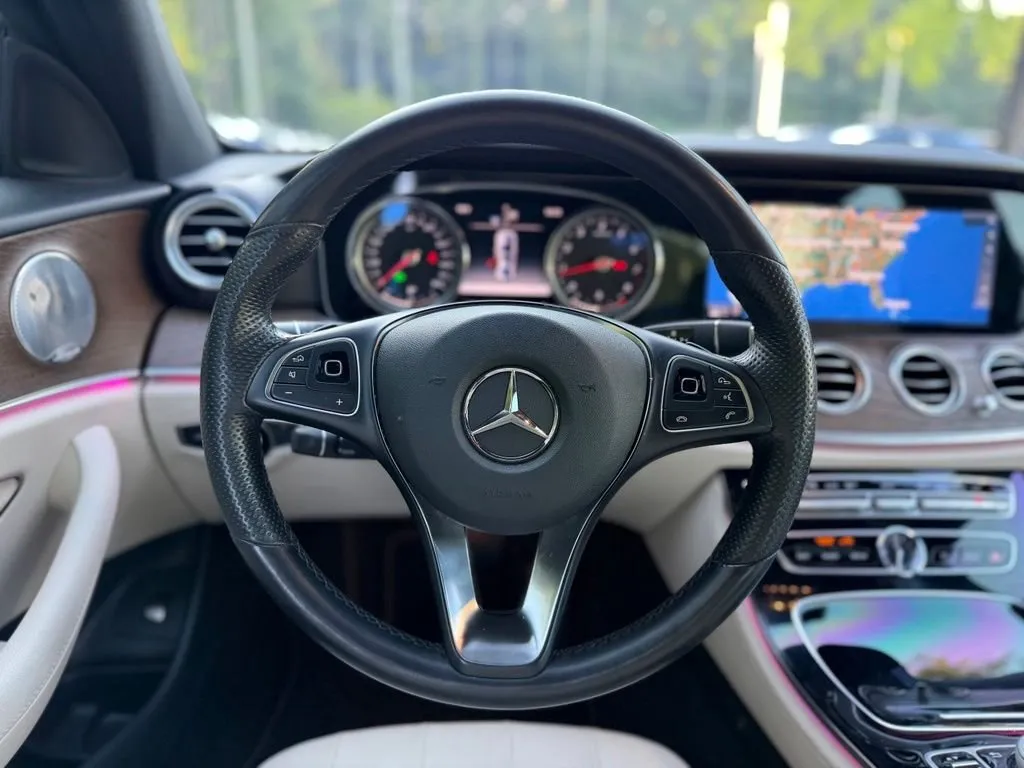 2017 Mercedes-Benz E-Class E 300 thumbnail 10