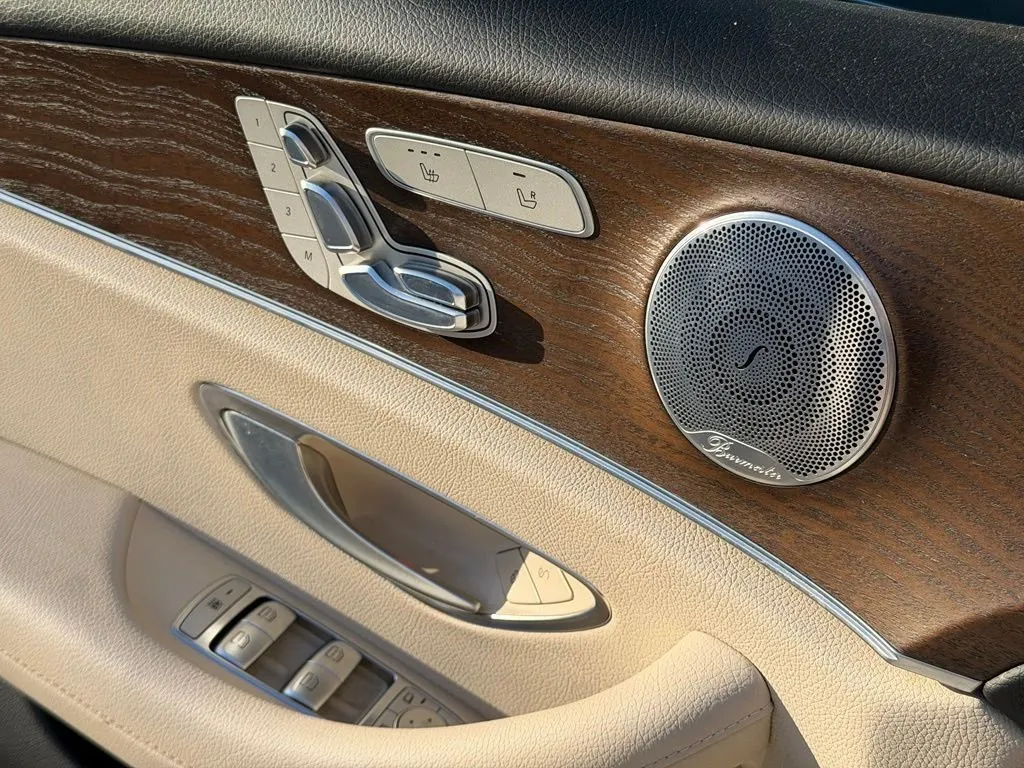 2017 Mercedes-Benz E-Class E 300 thumbnail 11