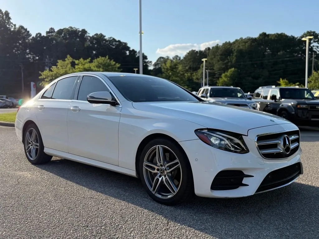 2017 Mercedes-Benz E-Class E 300 thumbnail 5