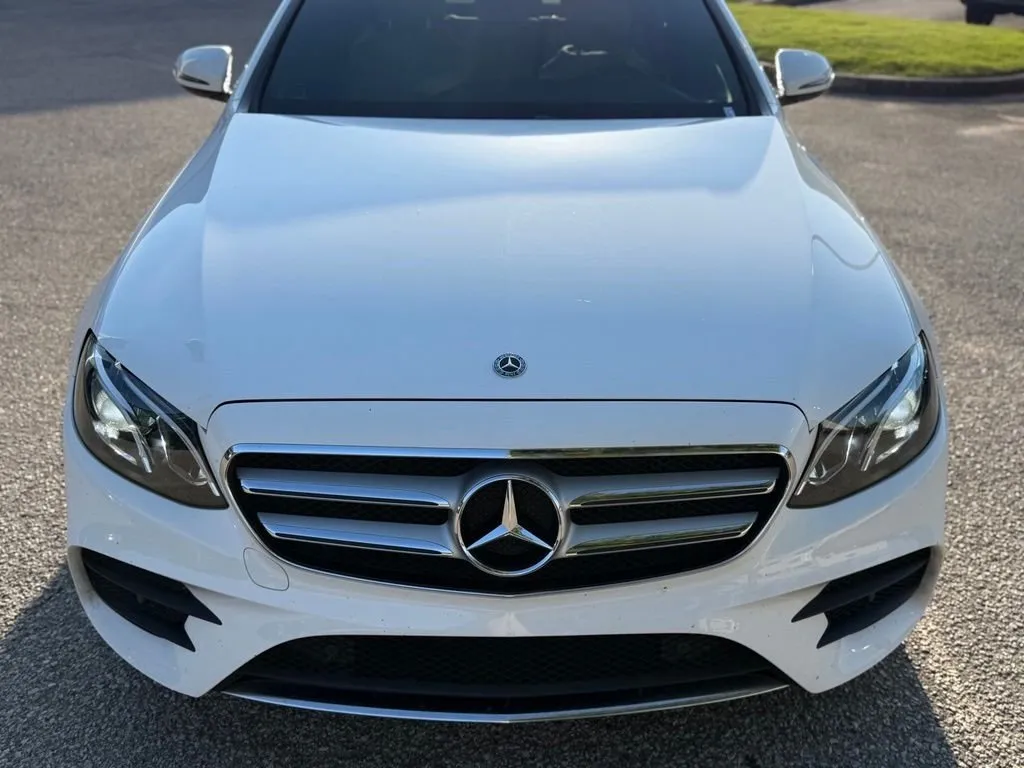2017 Mercedes-Benz E-Class E 300 thumbnail 6