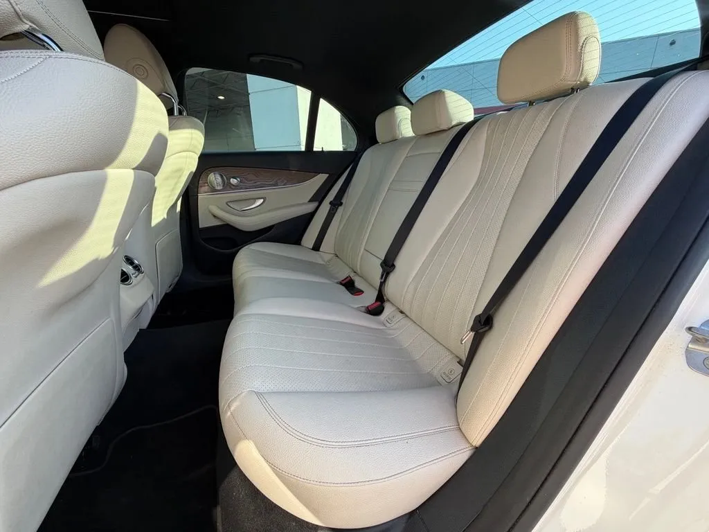 2017 Mercedes-Benz E-Class E 300 thumbnail 8