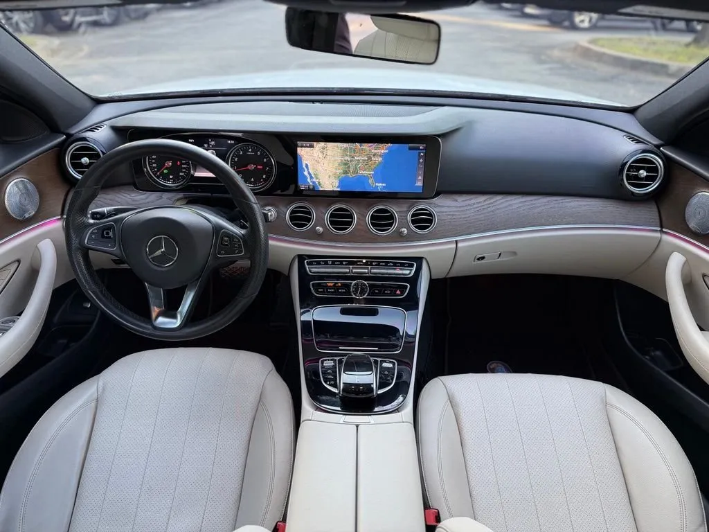 2017 Mercedes-Benz E-Class E 300 thumbnail 9