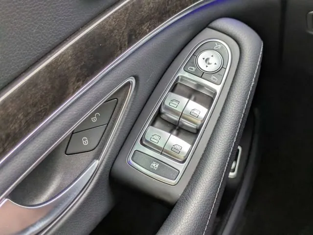 2017 Mercedes-Benz S-Class S 550 thumbnail 26
