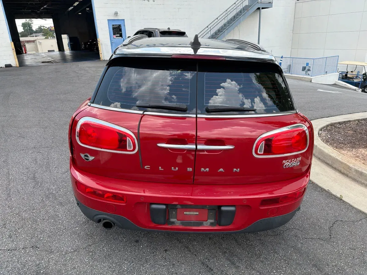 2017 MINI Clubman Cooper thumbnail 10