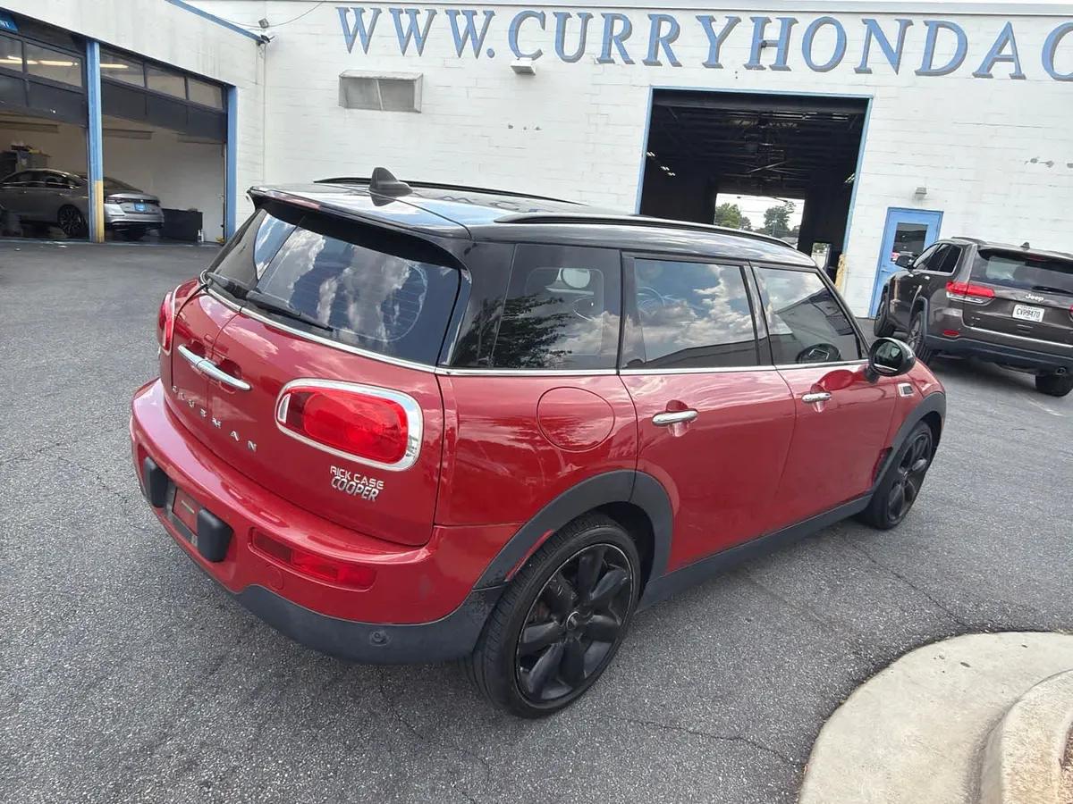 2017 MINI Clubman Cooper thumbnail 11