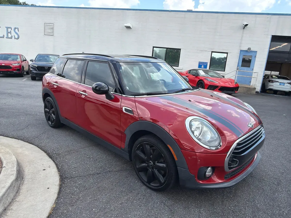 2017 MINI Clubman Cooper thumbnail 13