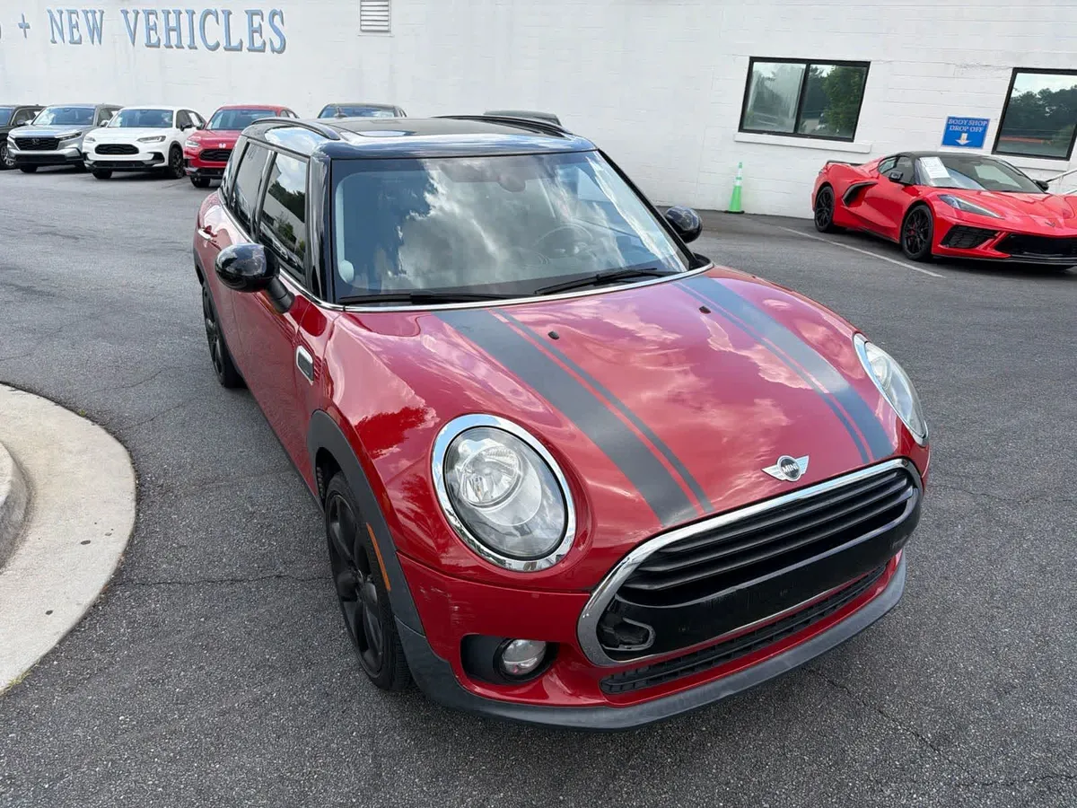 2017 MINI Clubman Cooper thumbnail 14