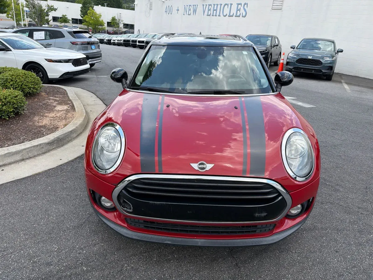 2017 MINI Clubman Cooper thumbnail 15