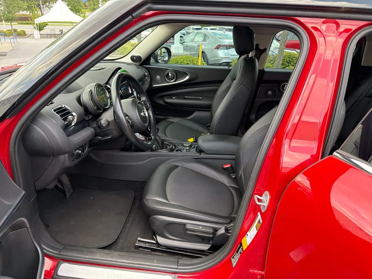 2017 MINI Clubman Cooper thumbnail 17