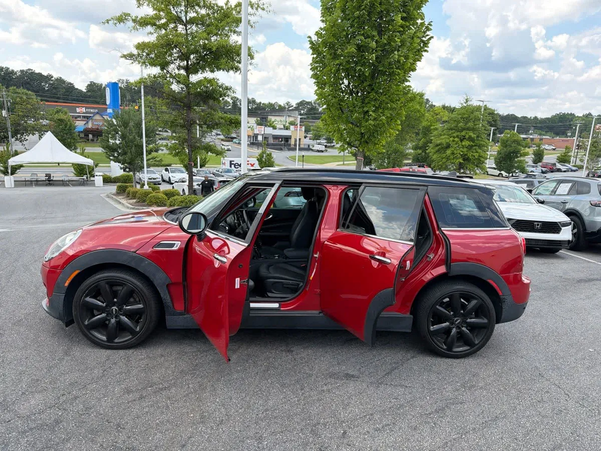 2017 MINI Clubman Cooper thumbnail 19