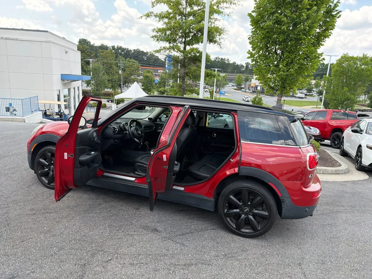 2017 MINI Clubman Cooper thumbnail 20