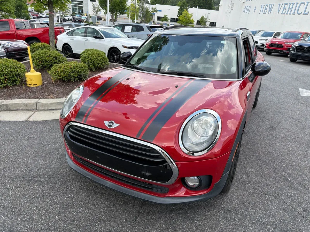 2017 MINI Clubman Cooper thumbnail 4