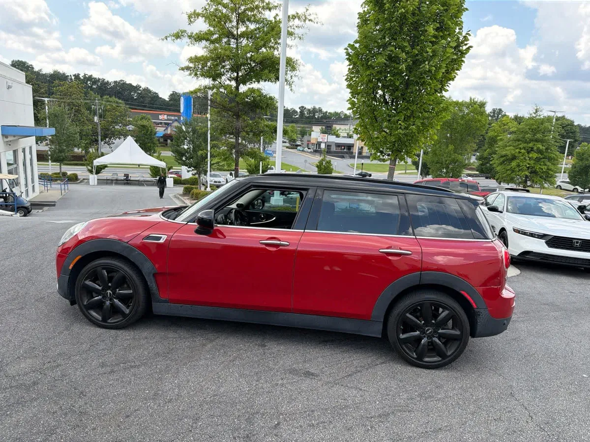2017 MINI Clubman Cooper thumbnail 8