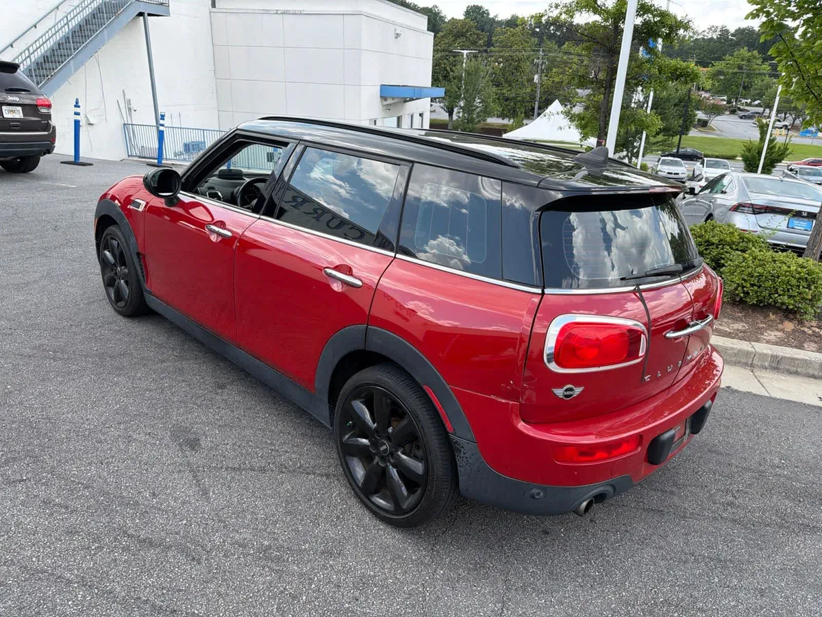 2017 MINI Clubman Cooper thumbnail 9