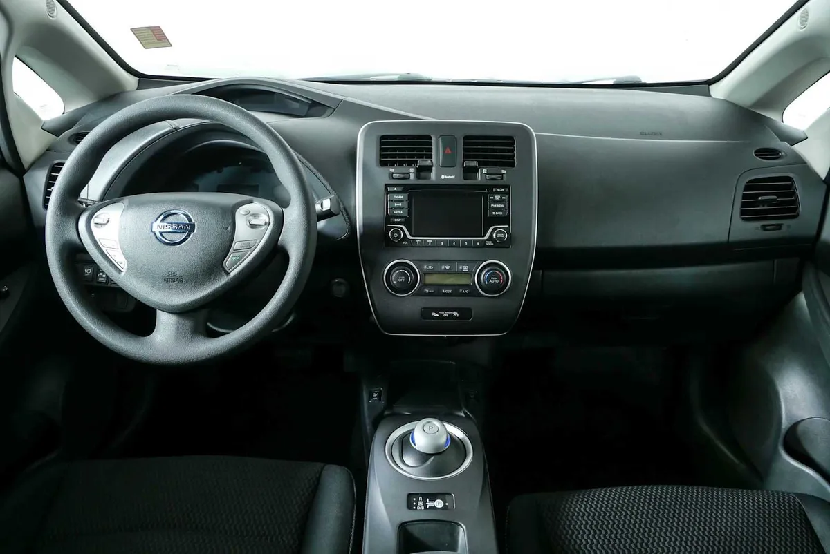 2017 NISSAN LEAF S thumbnail 17