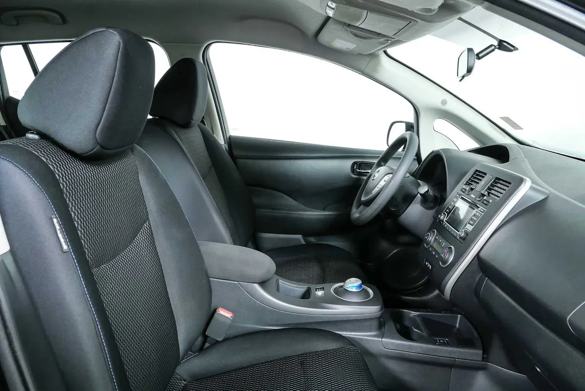 2017 NISSAN LEAF S thumbnail 19