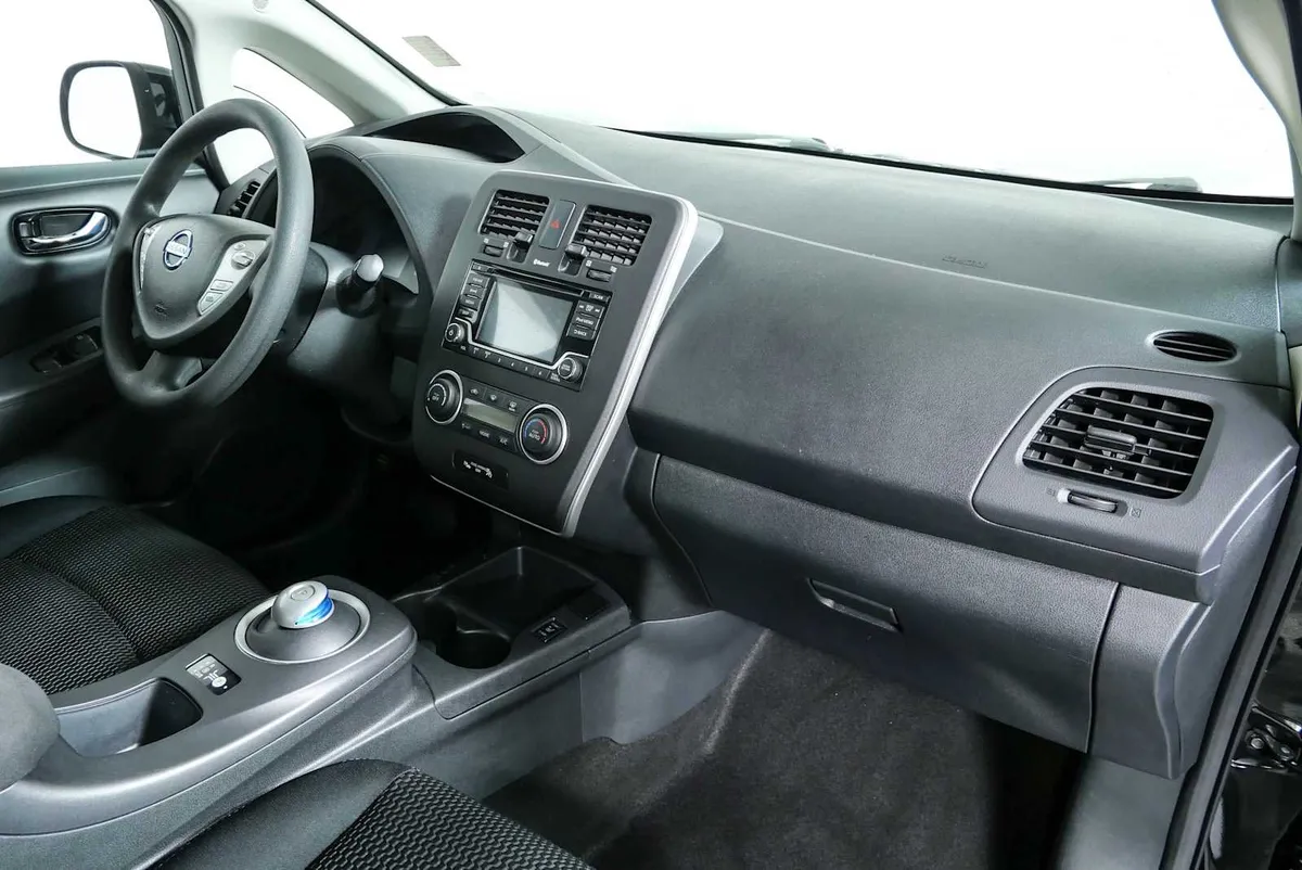2017 NISSAN LEAF S thumbnail 20