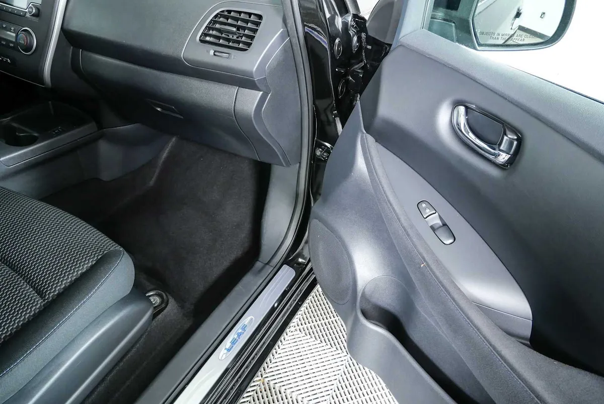 2017 NISSAN LEAF S thumbnail 21