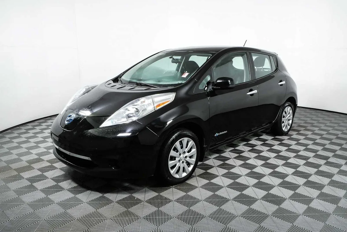 2017 NISSAN LEAF S thumbnail 22