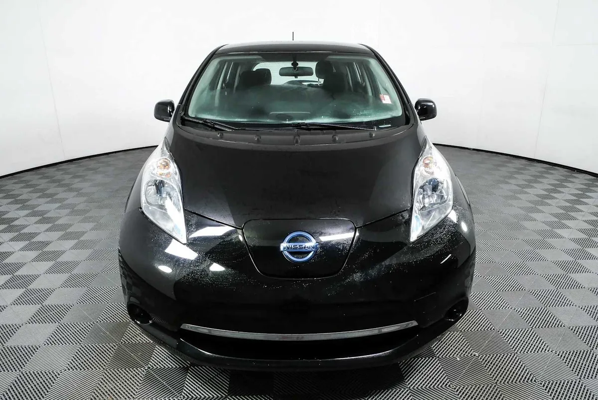 2017 NISSAN LEAF S thumbnail 23