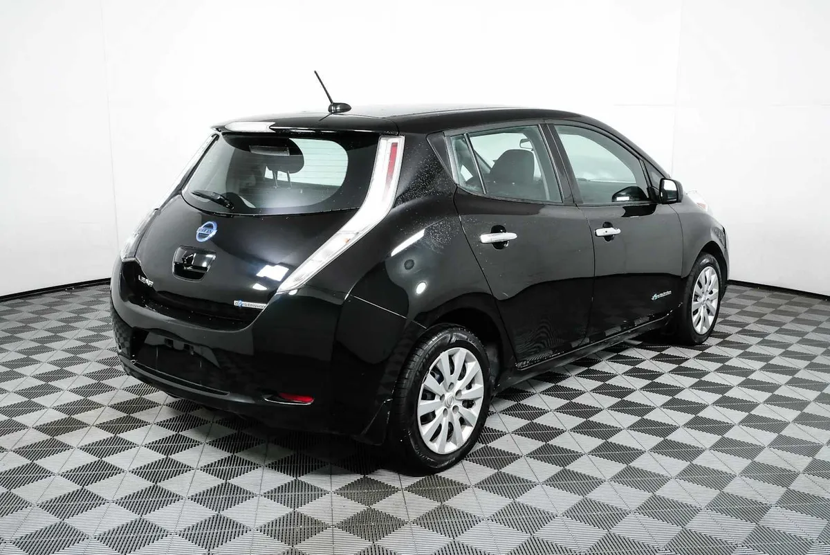 2017 NISSAN LEAF S thumbnail 3