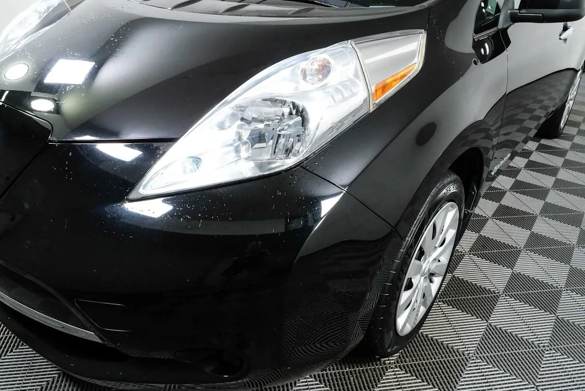 2017 NISSAN LEAF S thumbnail 32