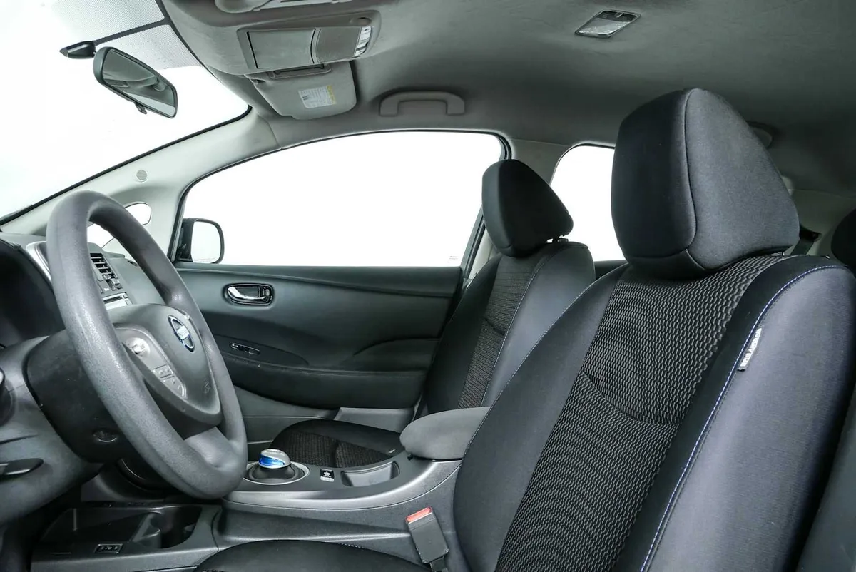 2017 NISSAN LEAF S thumbnail 5