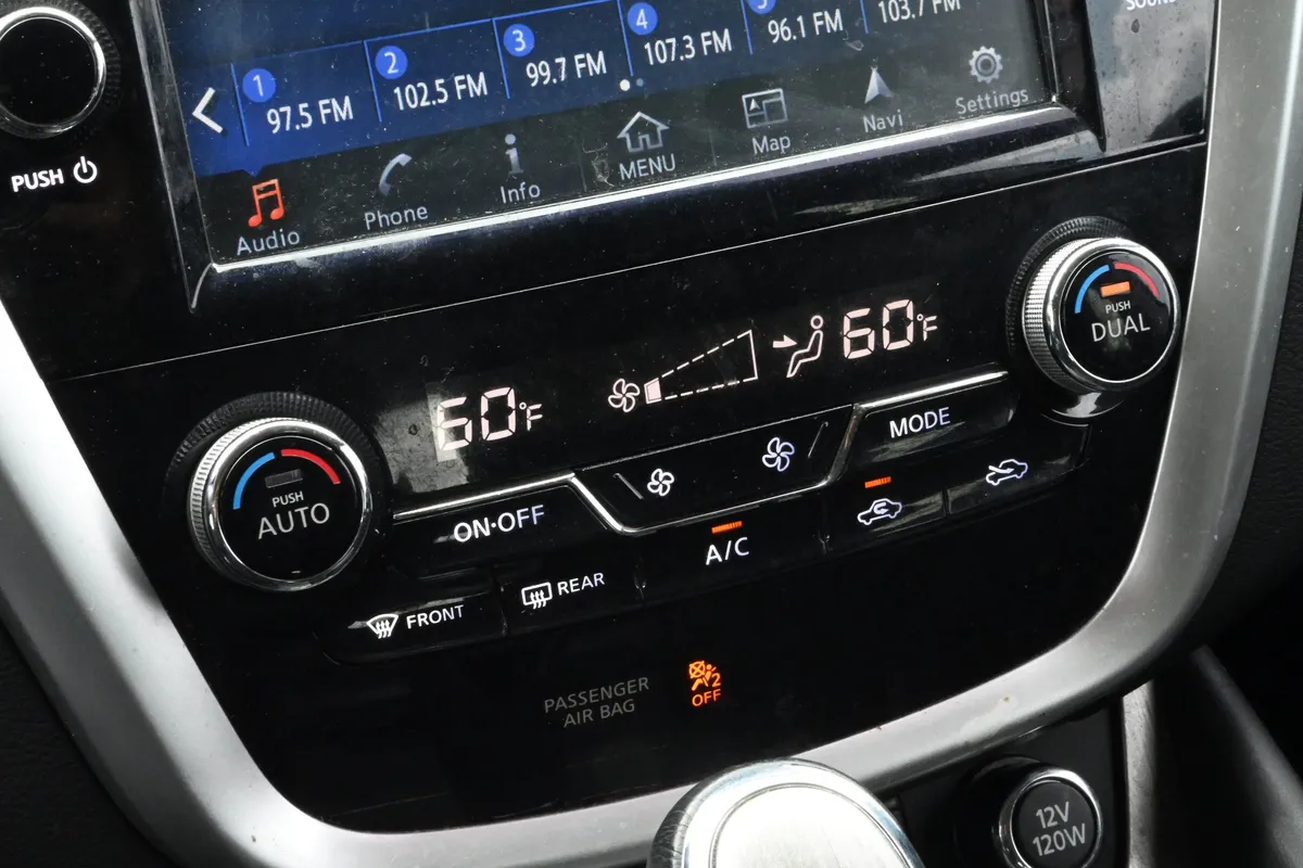 2017 Nissan Murano SV Premium Plus AWD thumbnail 17