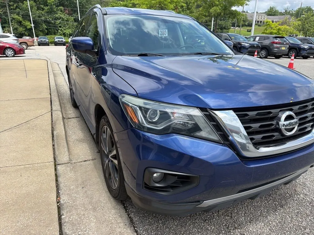 2017 Nissan Pathfinder S thumbnail 4
