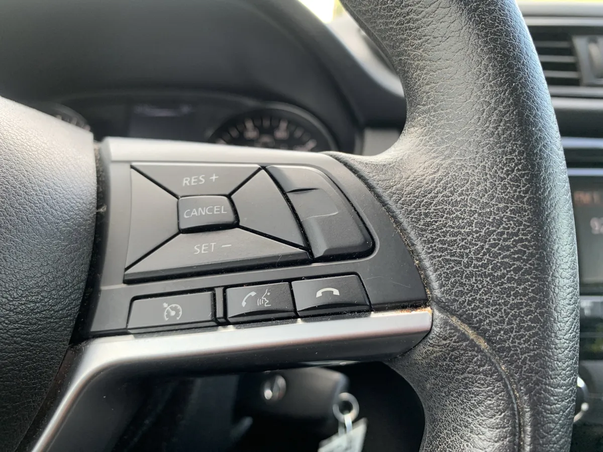 2017 Nissan Rogue S thumbnail 19