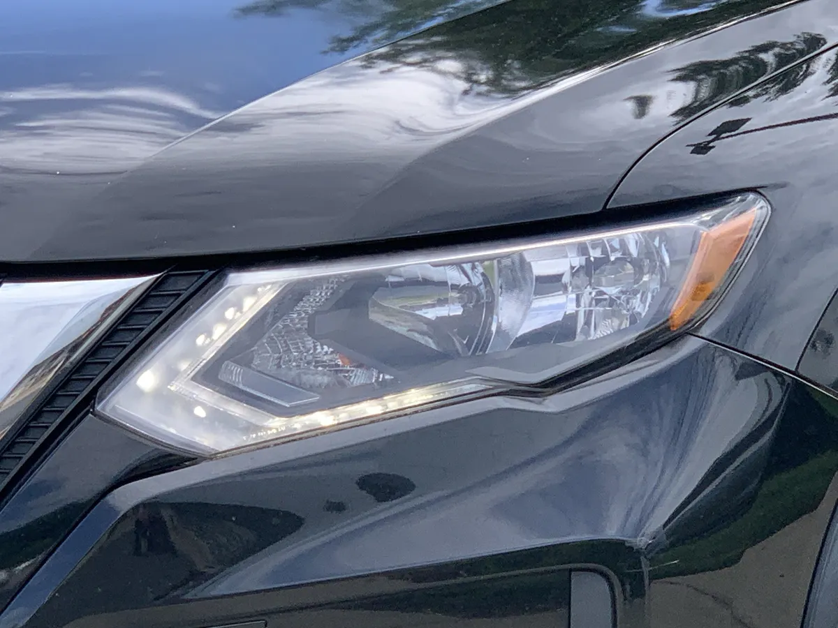 2017 Nissan Rogue S thumbnail 5