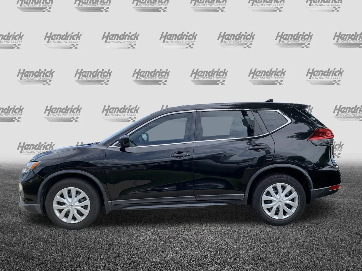 2017 Nissan Rogue S thumbnail 6