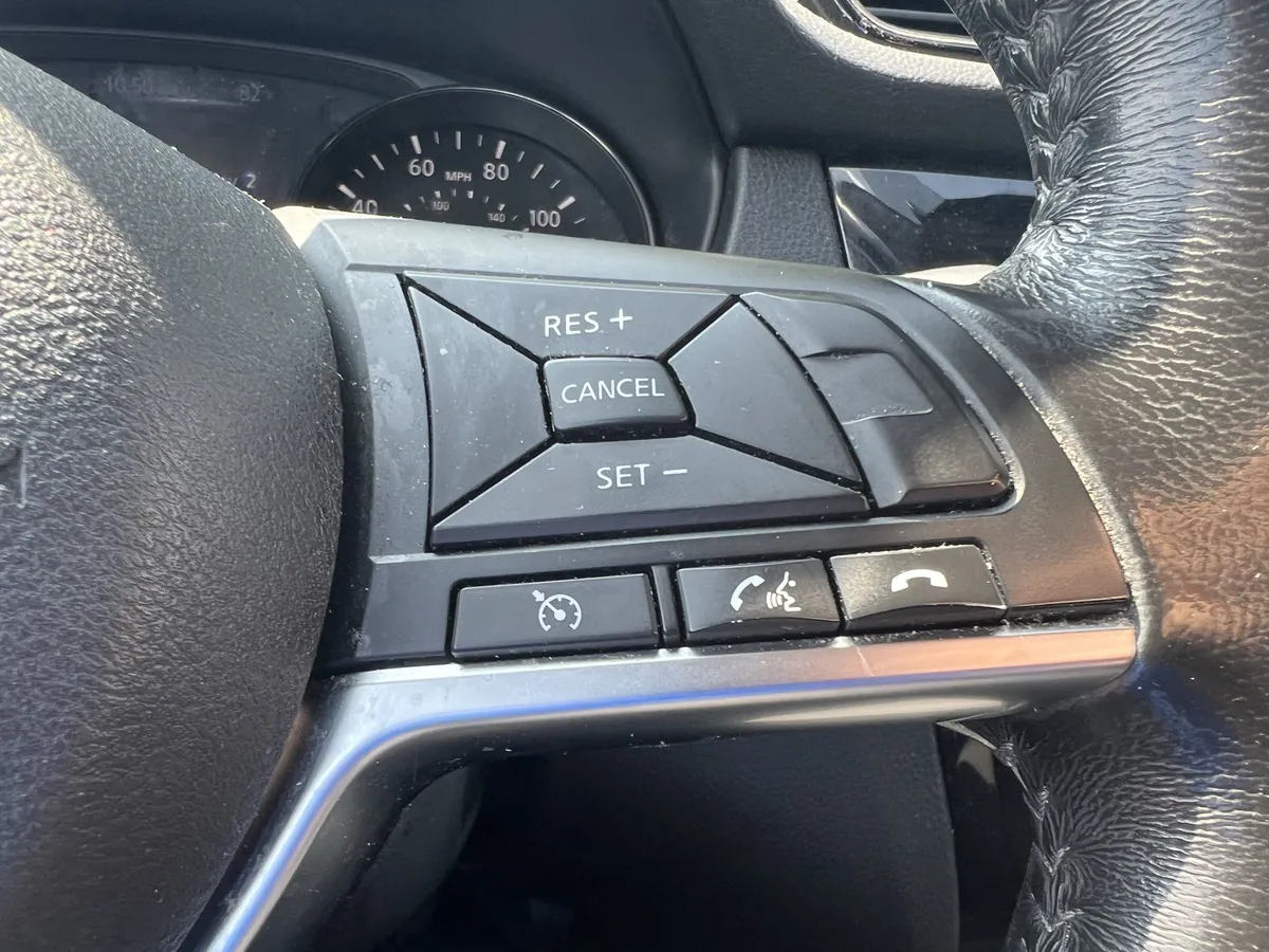 2017 Nissan Rogue SL thumbnail 19