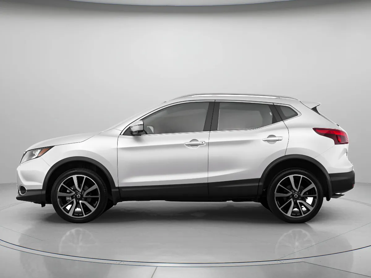 2017 Nissan Rogue Sport SL thumbnail 2