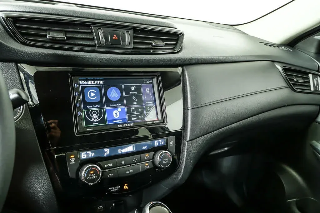 2017 NISSAN ROGUE SV thumbnail 12