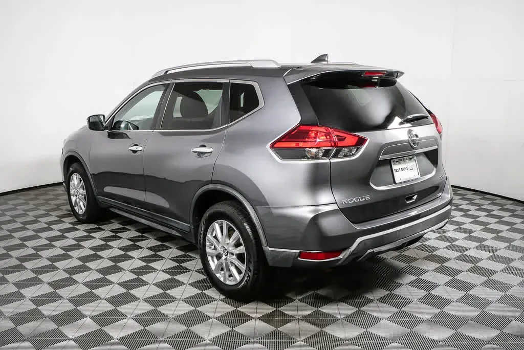 2017 NISSAN ROGUE SV thumbnail 27