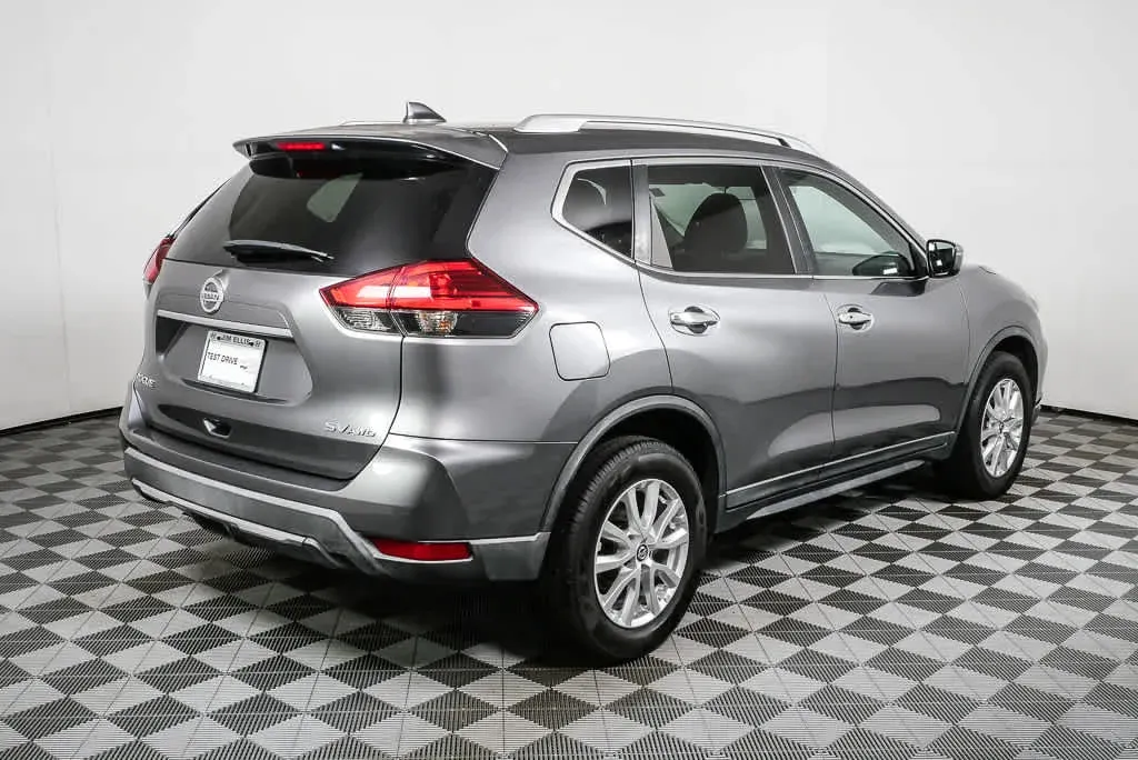 2017 NISSAN ROGUE SV thumbnail 3