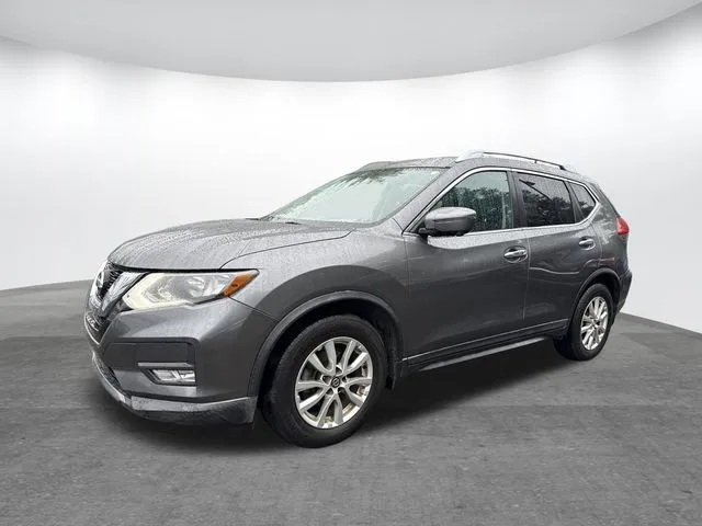 2017 Nissan Rogue SV thumbnail 3