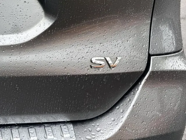 2017 Nissan Rogue SV thumbnail 9