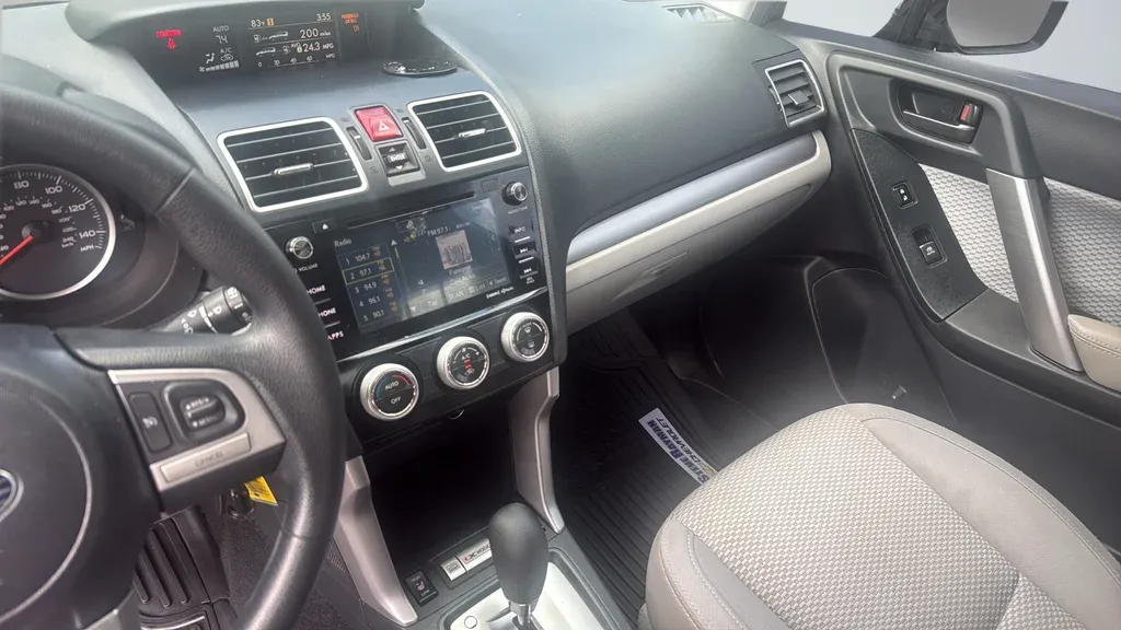 2017 Subaru Forester 2.5i Premium thumbnail 16
