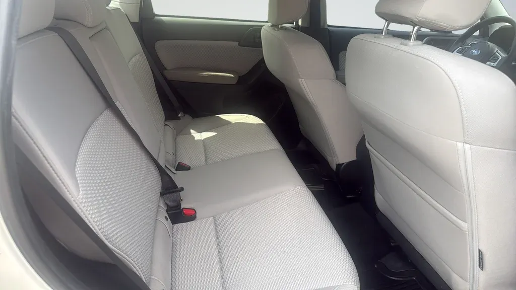 2017 Subaru Forester 2.5i Premium thumbnail 21