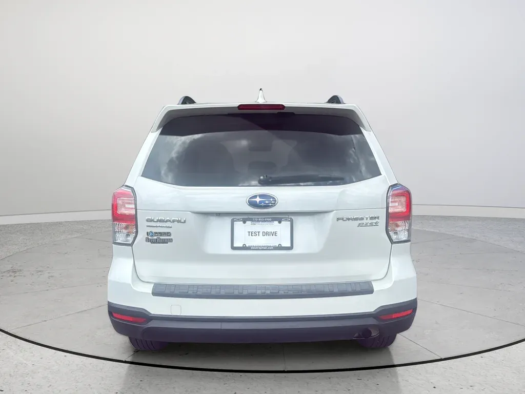 2017 Subaru Forester 2.5i Premium thumbnail 8
