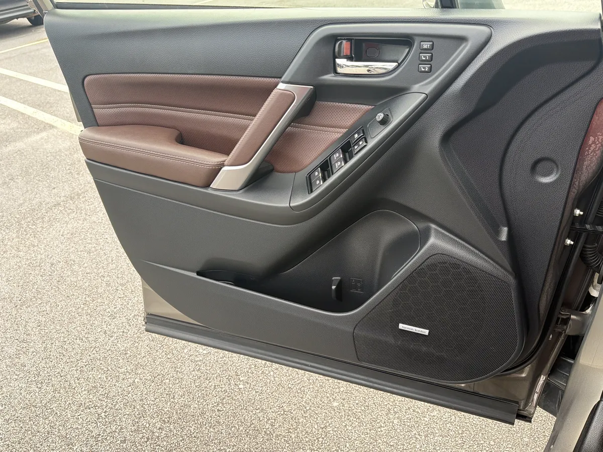 2017 Subaru Forester 2.5i Touring thumbnail 24