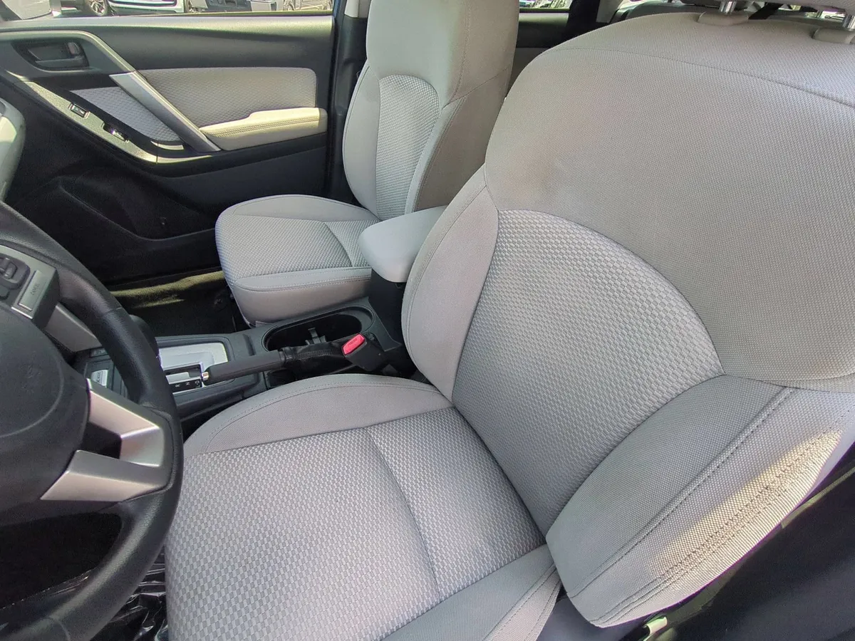 2017 Subaru Forester Premium thumbnail 15